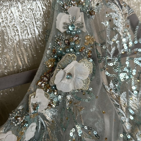 Mac Duggal FLORAL EMBROIDERED ILLUSION LONG SLEEVE GOWN size 6 NEW $498 - Picture 8 of 11